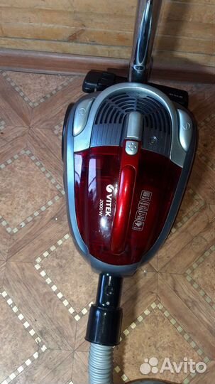 Пылесос Vitek VT-1827