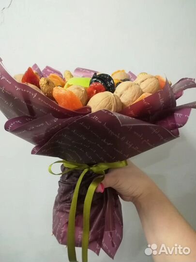 Букеты из конфет или сухофруктов