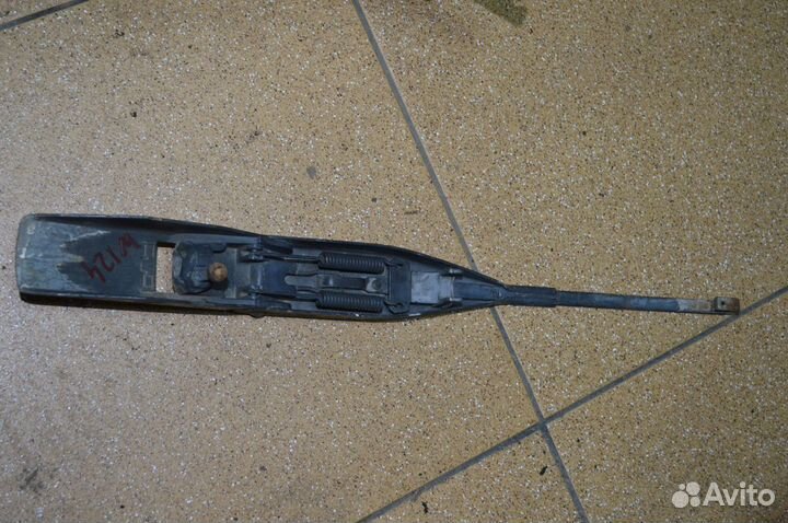 Поводок дворника Mercedes-benz W124