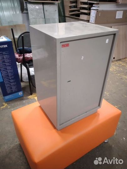 Сейф. Шкаф бухгалтерский б/у