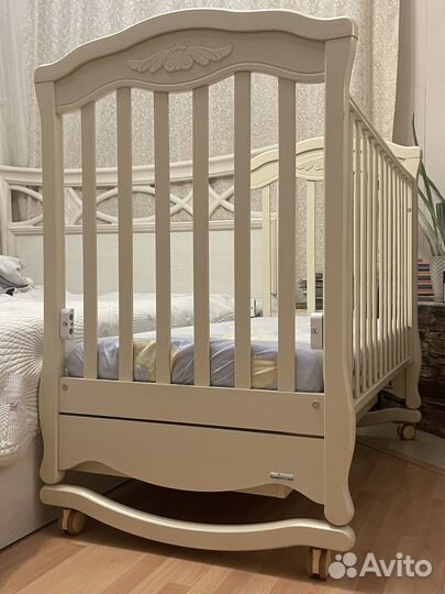 Детская кроватка-качалка Шарлотта с матрасом120*60