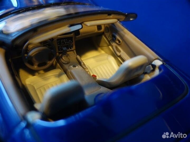 Модель Chevrolet Corvette Convertible Autoart 1:18