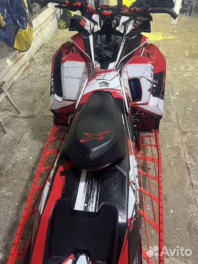 SKI-DOO summit X expert 850 E-TEC 154