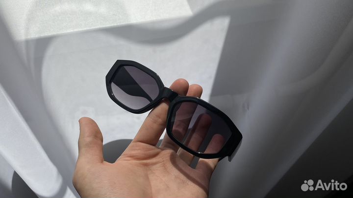 Очки солнцезащитные