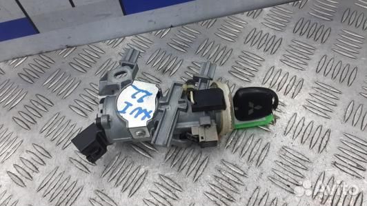 Замок зажигания mitsubishi pajero 4 (XNI22J101)