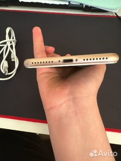 iPhone 8, 64 ГБ