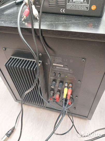 Звуковые колонки и сабвуфер