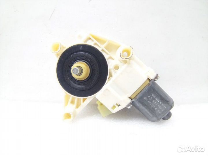 Моторчик стеклоподъемника задний левый