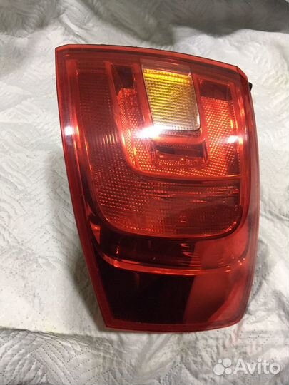 Volkswagen Jetta 6 задний правый фонарь