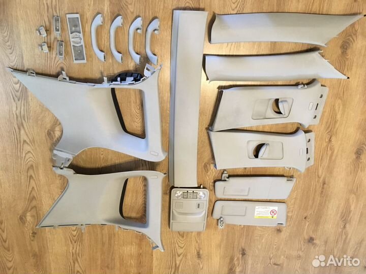 Светлый пластик салона Volkswagen Tiguan 2007-2016