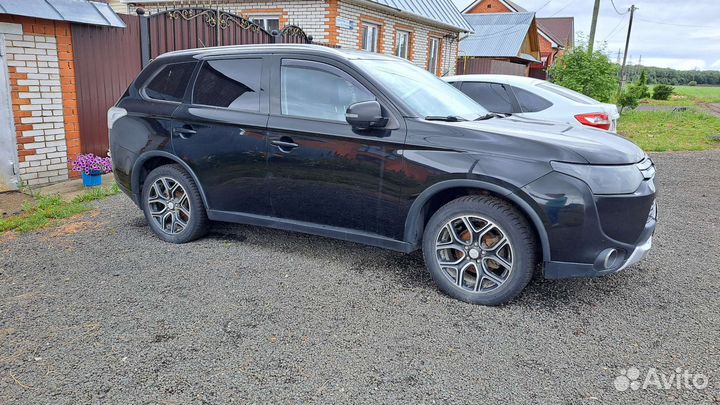 Mitsubishi Outlander 2.4 CVT, 2014, 240 000 км