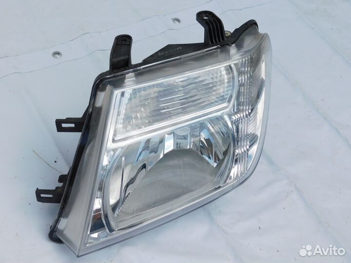 Фара левая Nissan Pathfinder R51 рестайлинг