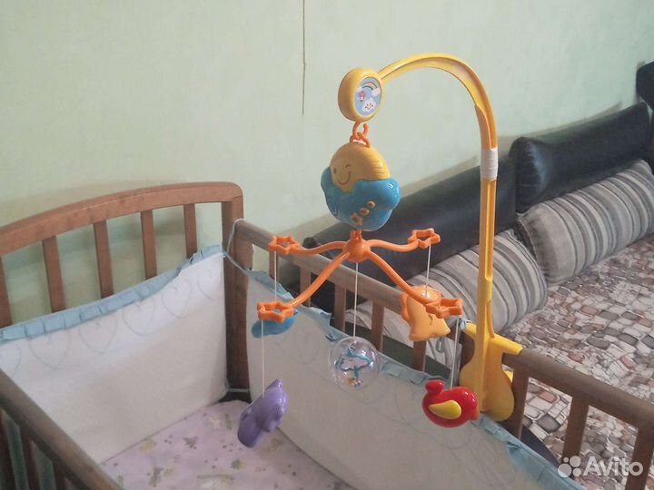 Музыкальный мобиль на кроватку
