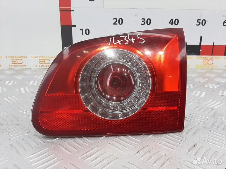 Фонарь крышки багажника правый Volkswagen Passat