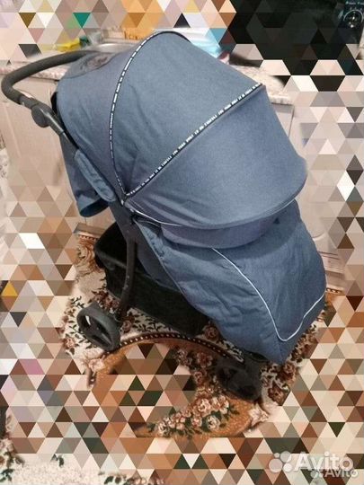 Коляска прогулочная