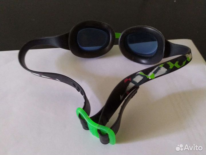 Очки для плавания