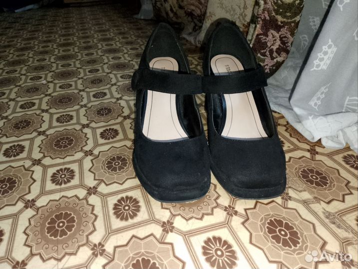 Туфли женские 39 размер почти новые