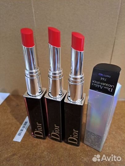 Помада для губ 744 Party Red. Dior