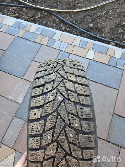 Dunlop SP Winter Ice 02 205/50 R17 93T