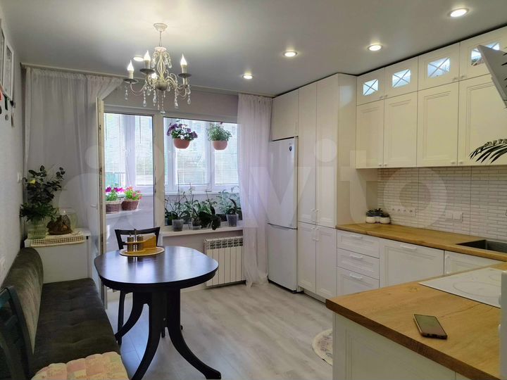 2-к. квартира, 66 м², 1/17 эт.