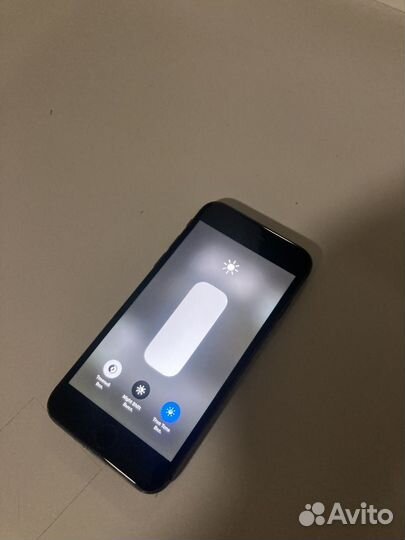 iPhone 8, 64 ГБ