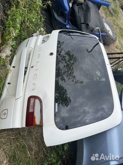 Крышка багажника Mitsubishi Delica