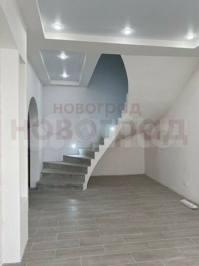 Коттедж 249 м² на участке 10 га