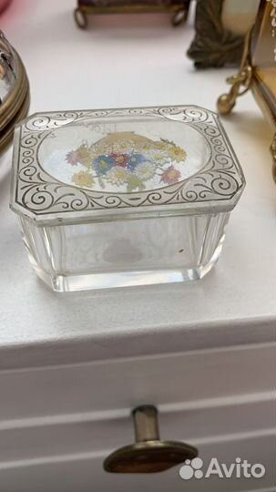 Шкатулки старинное стекло