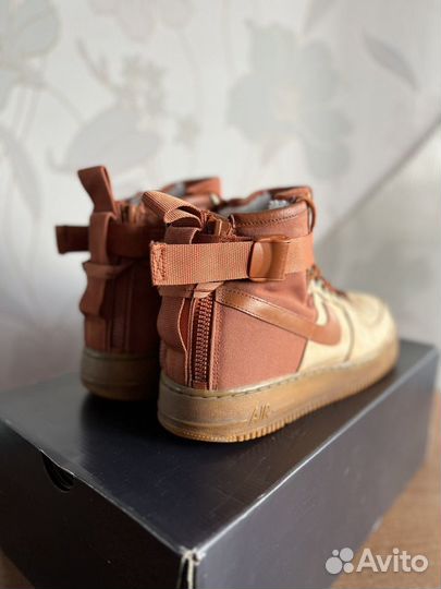 Nike SF Air Force 1 Mid Premium Praline