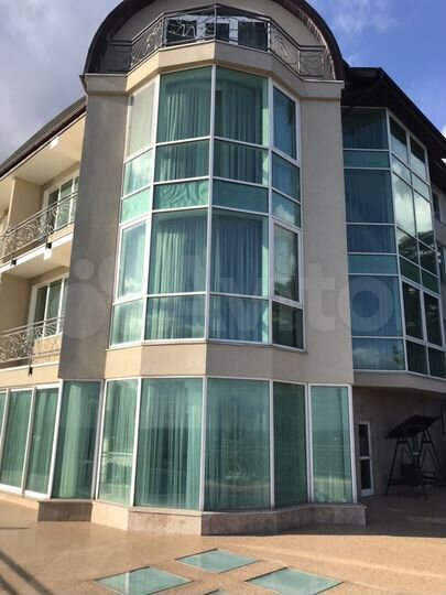 Дом 1291,8 м² на участке 40 сот.