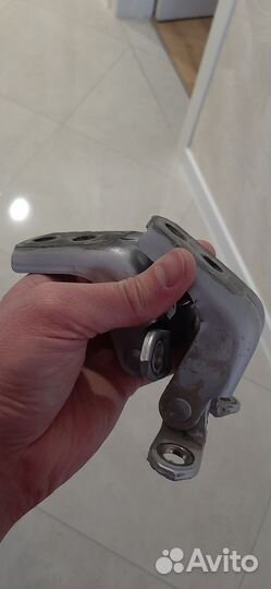 Обшивка двери левая передняя в Nissan teana