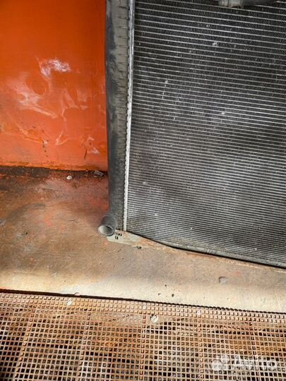 Б/У Радиатор Небольшой дефект сетки