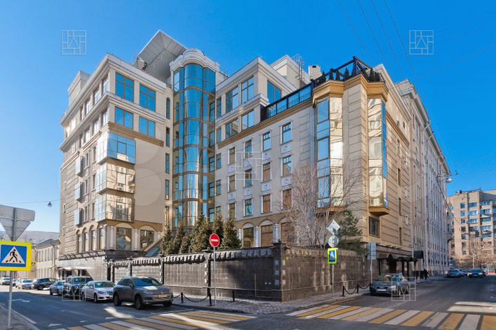 6-к. квартира, 300 м², 1/7 эт.