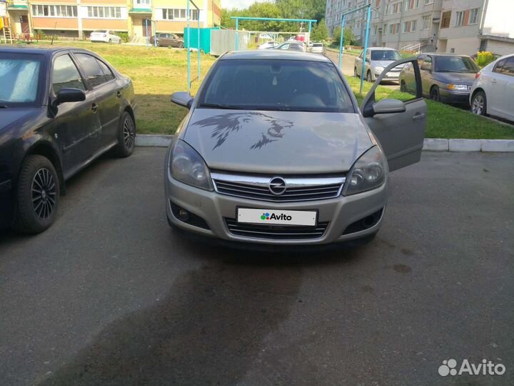 Opel Astra 1.6 МТ, 2008, битый, 175 000 км