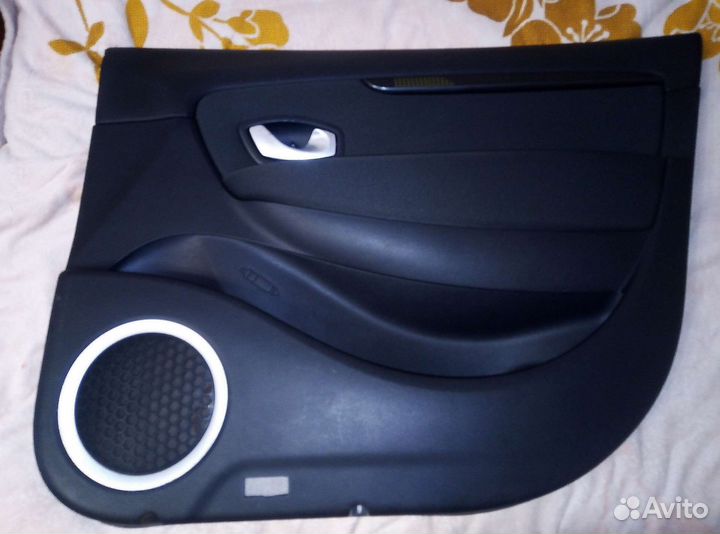 Передние дверные карты Рено Сценик 3