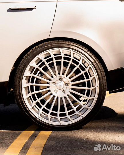 Кованые диски R23 на Range Rover Sport