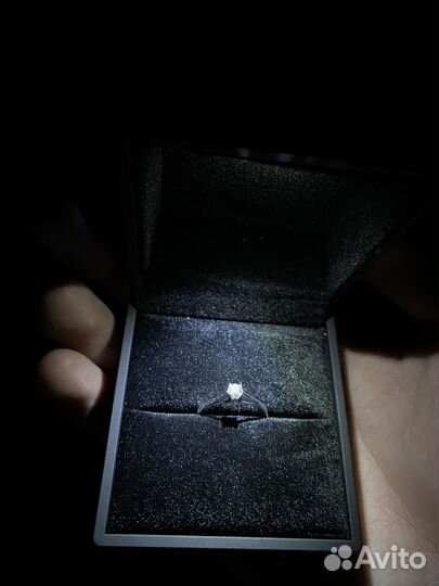 Кольцо белое золото с бриллиантом 15.5