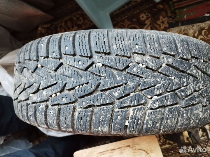 Nokian Tyres Hakkapeliitta 7 215/65 R16