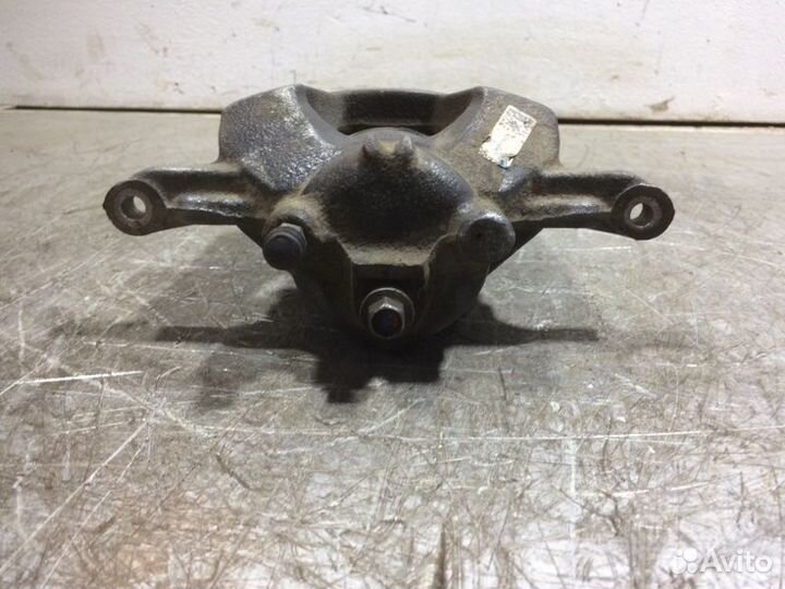 Суппорт передний левый