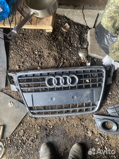 Решетка радиатора Audi A4 b8 дорест