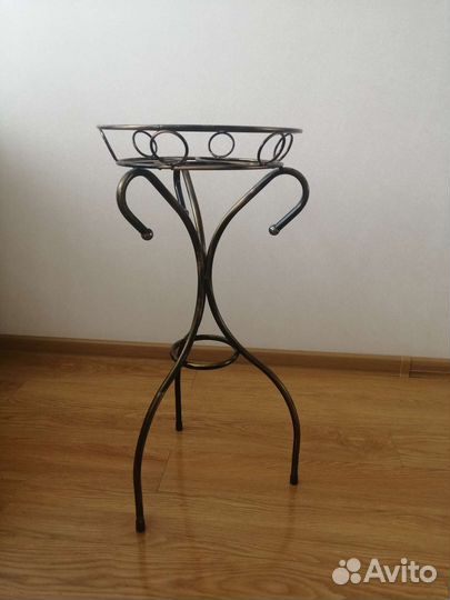 Подставка для цветов напольная металлическая