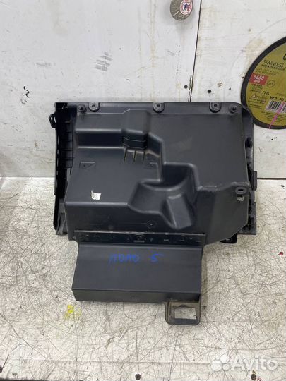 Бардачок Volkswagen Polo 5 Седан