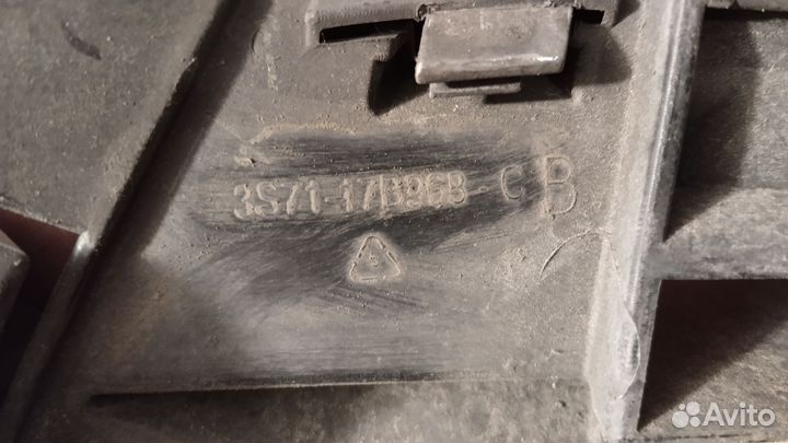 Решетка в бампер Форд Мондео 3 рестайлинг