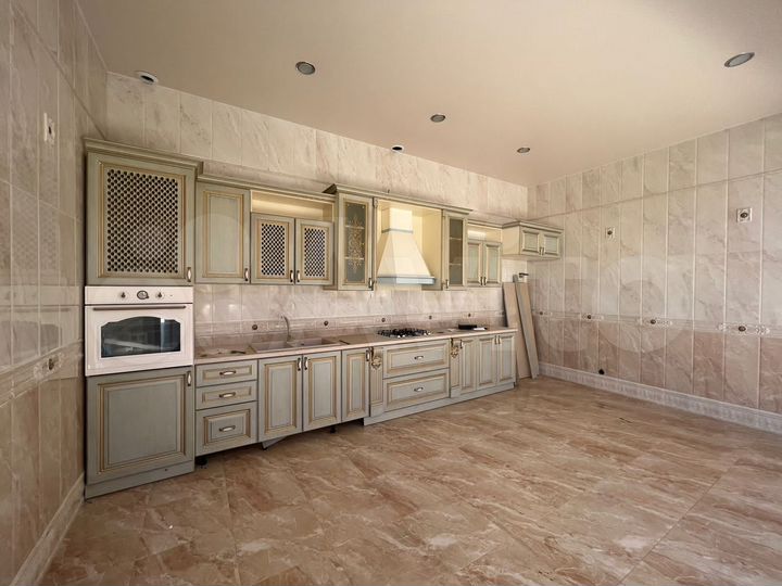 Дом 320 м² на участке 12 сот.