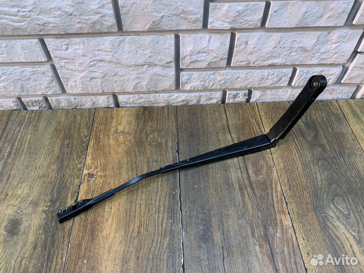 Skoda Kodiaq Поводок стеклоочистителя передний