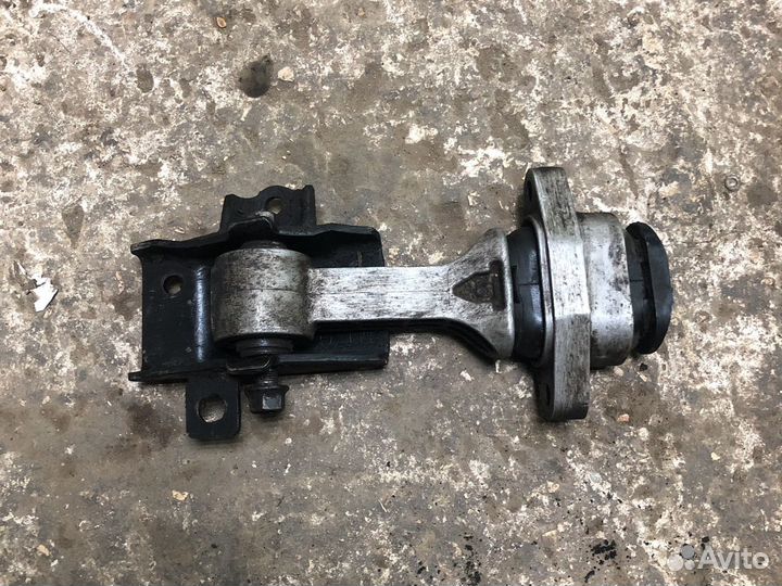 Крепление опора кпп solaris hyundai