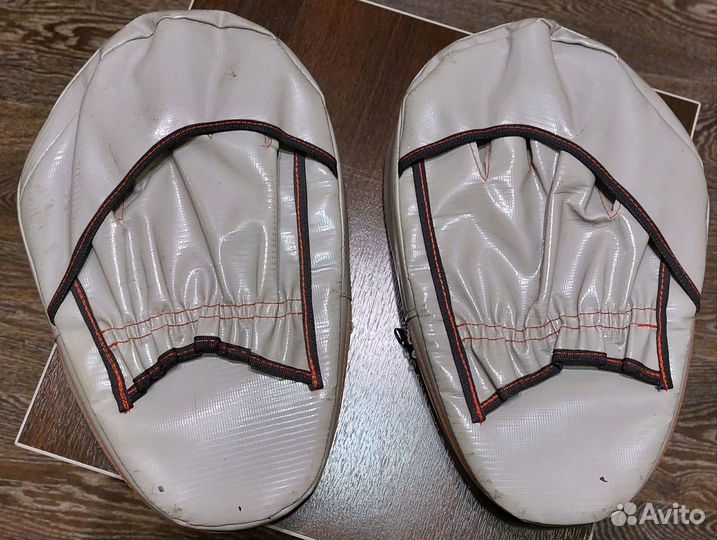 Лапы для бокса и единоборств