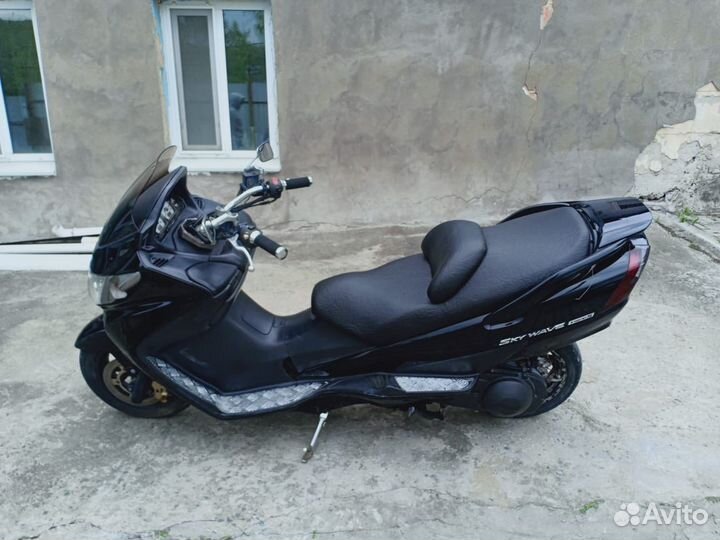 Suzuki SkyWave 250