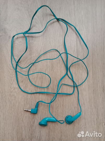 Проводные наушники