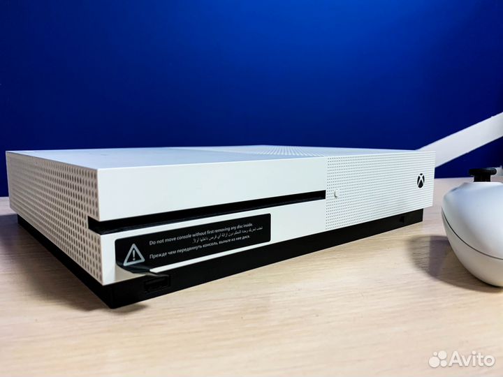 Игровая консоль Microsoft Xbox One S 500Gb, без иг